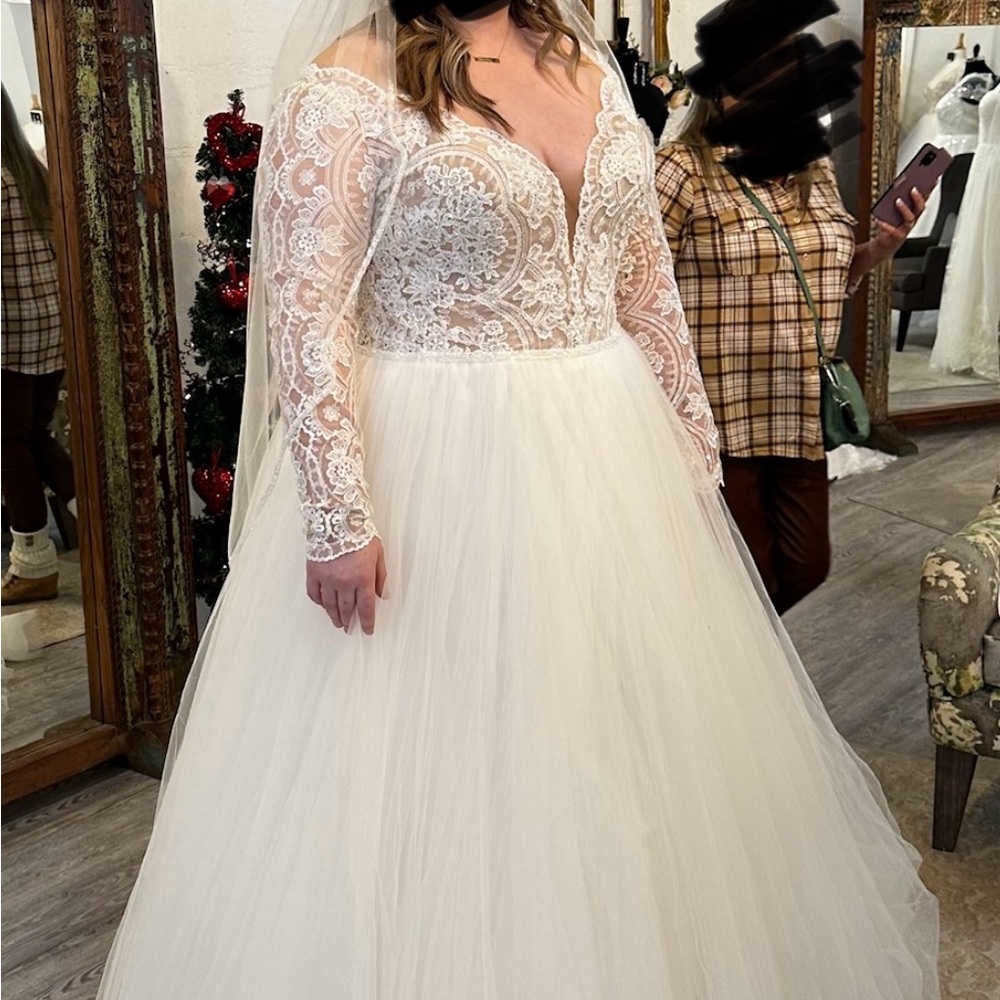 New Maggie Sottero Mallory Dawn Wedding Dress size 20